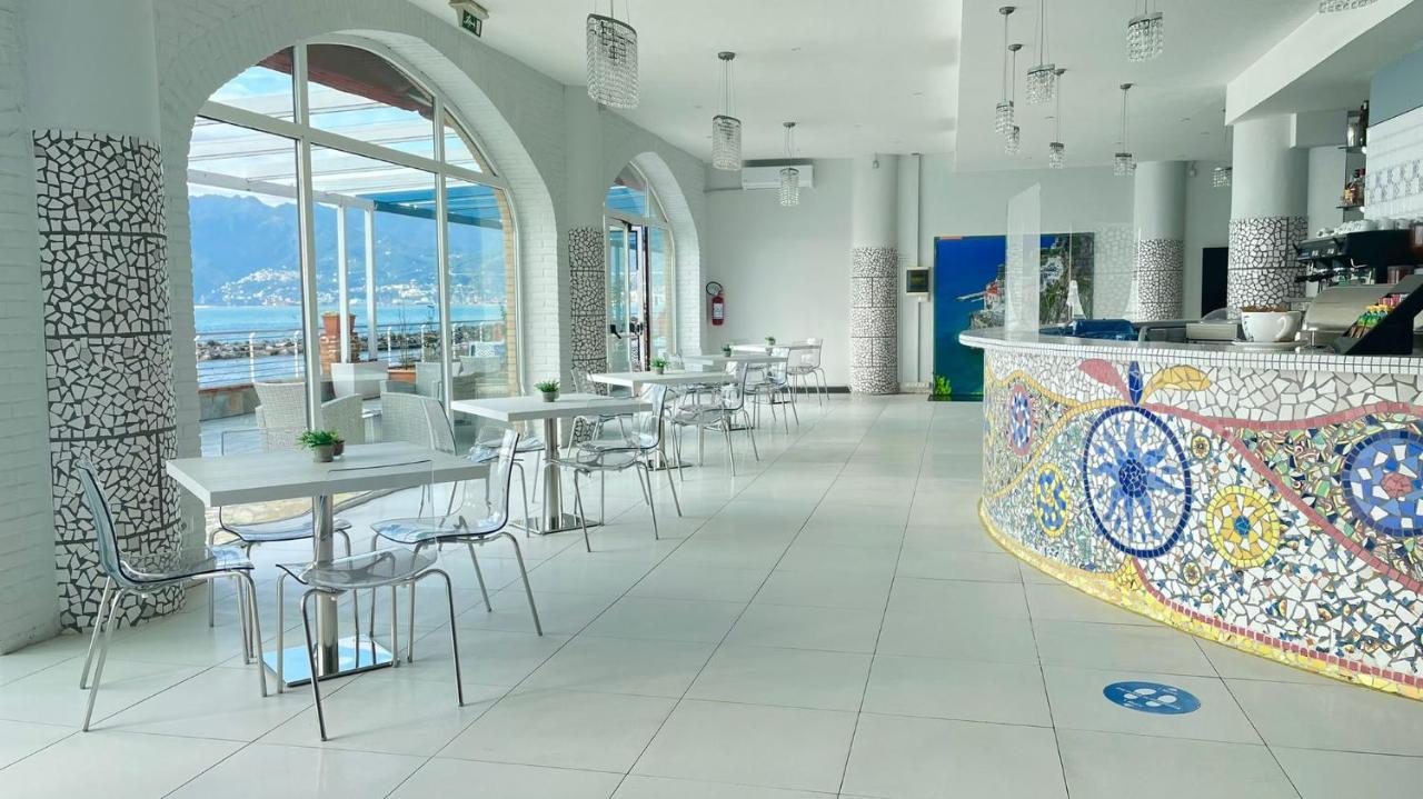 Hotel Centro Congressi Polo Nautico Салерно Екстер'єр фото