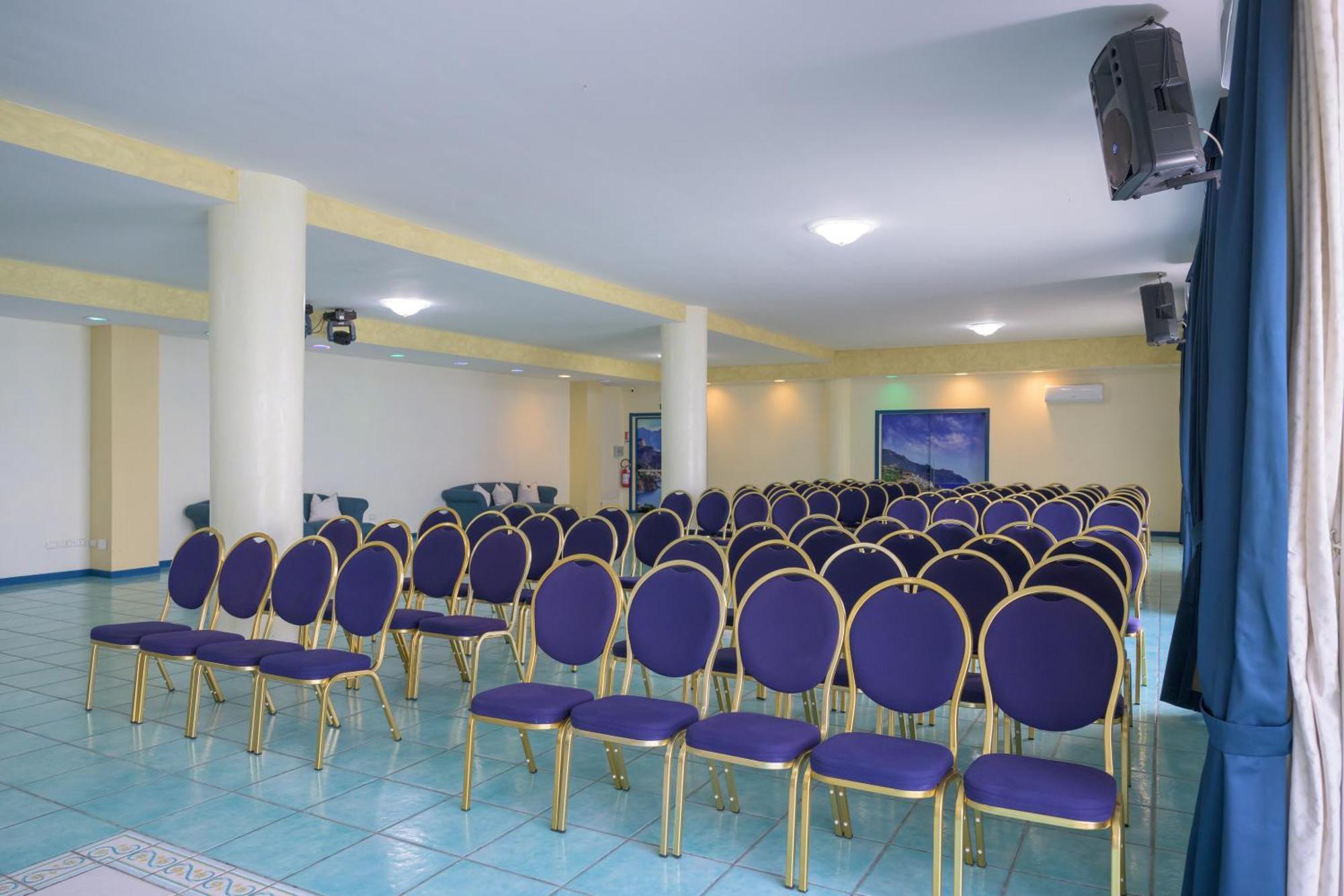 Hotel Centro Congressi Polo Nautico Салерно Екстер'єр фото